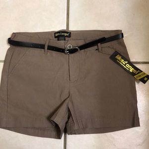 Taupe Shorts With Belt